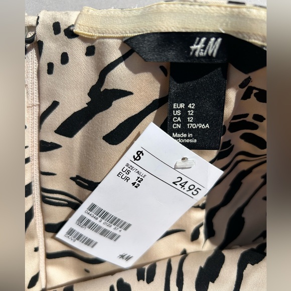 H&M Dress - Picture 4 of 4